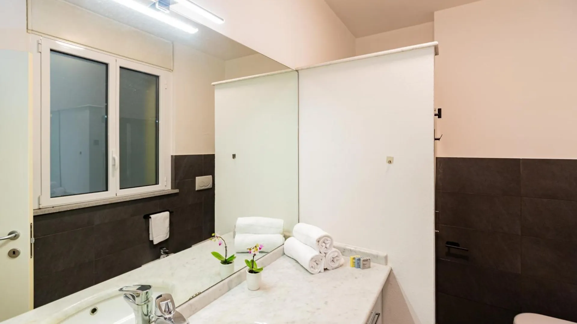 Premuda20 Milan Elegant Apartment Italy