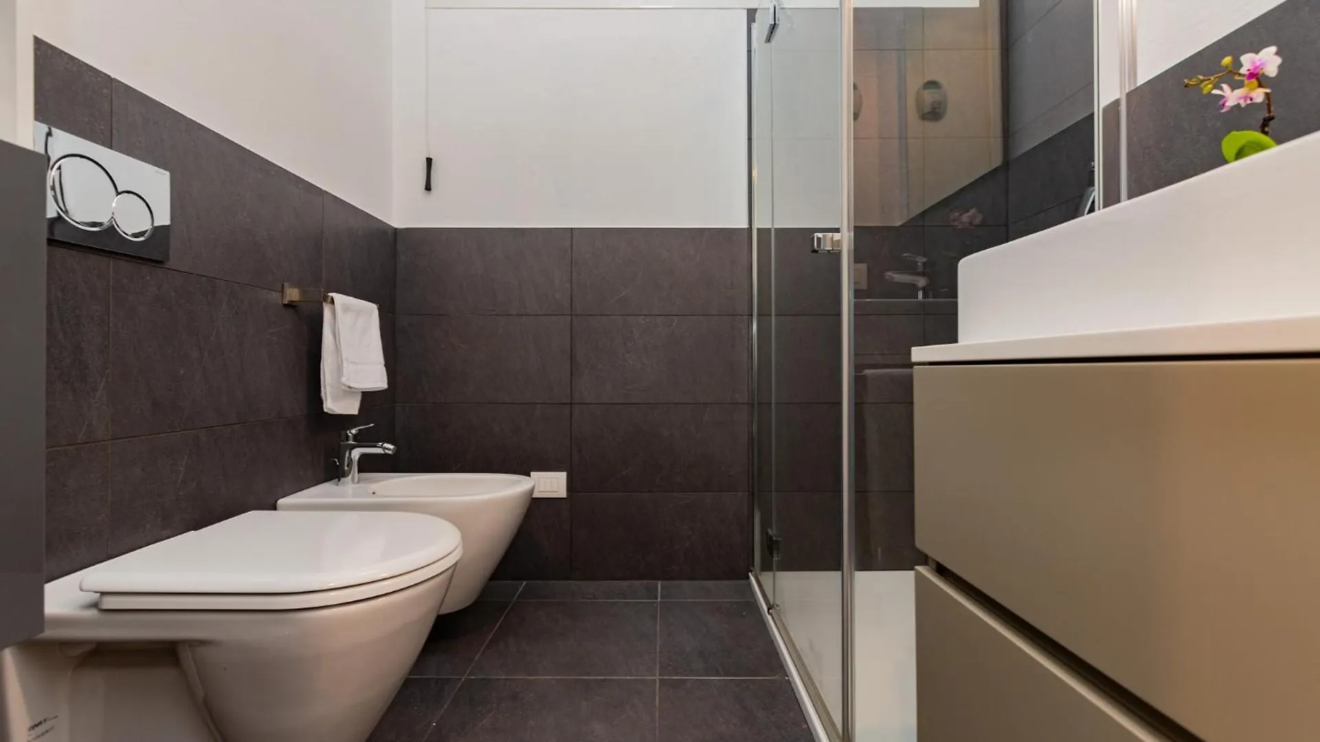 Premuda20 Milan Elegant Apartment 0*,  Italy