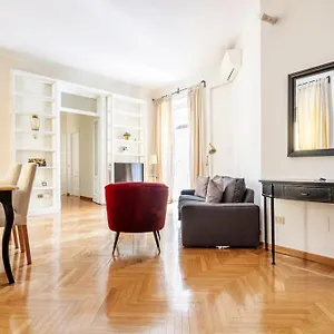 Cordusio Apartment